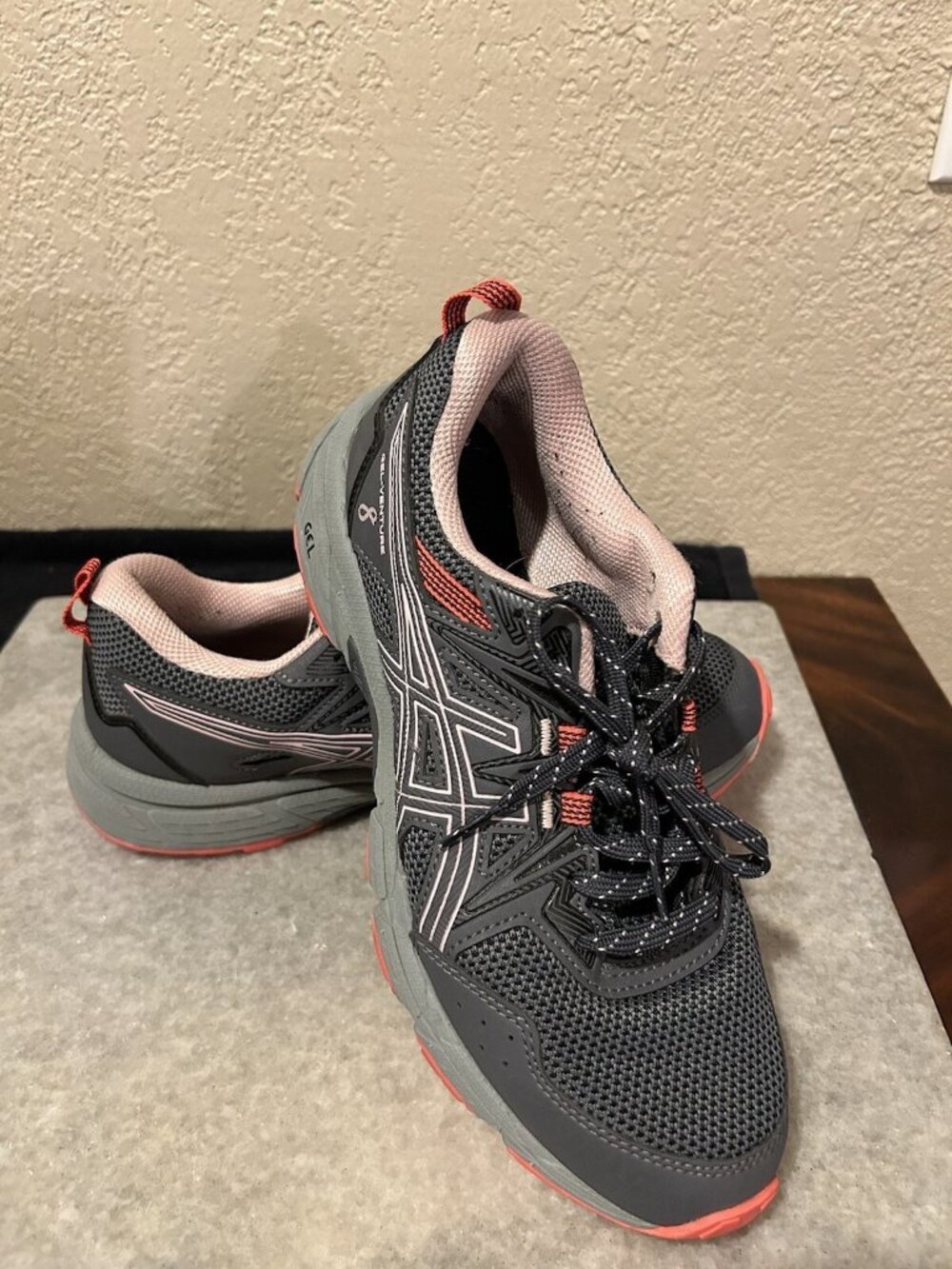 ASICS  Ladies Shoes Size 8.5